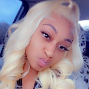 Meet your Posher, Adrianna